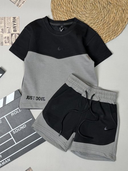 اسود ورمادي