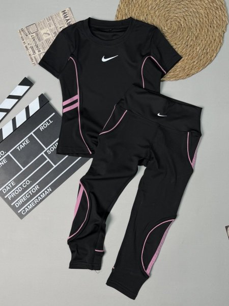 اسود مع زهر