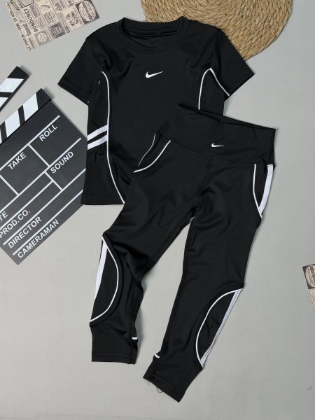 اسود مع ابيض