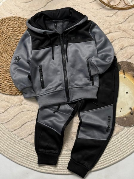 اسود و رمادي