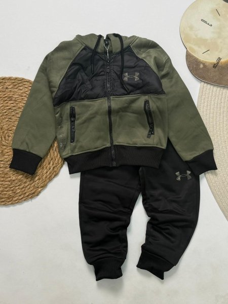 اسود و زيتي