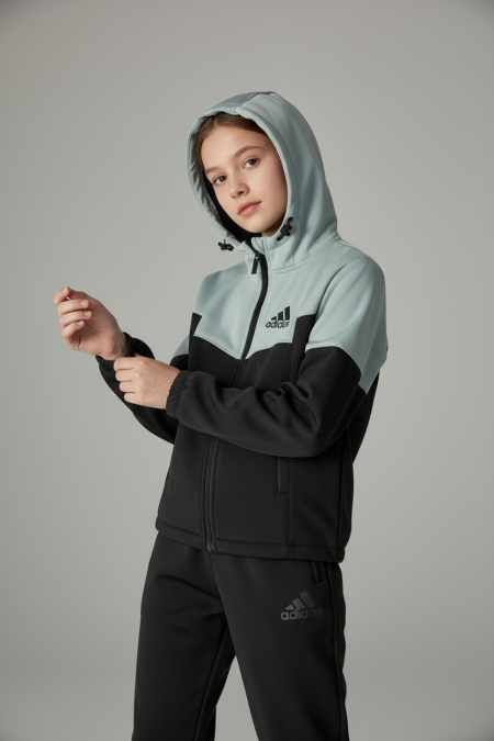 تركواز واسود