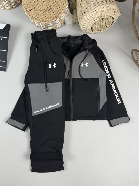 ترينج ولادي ووتر بروف Under Armour