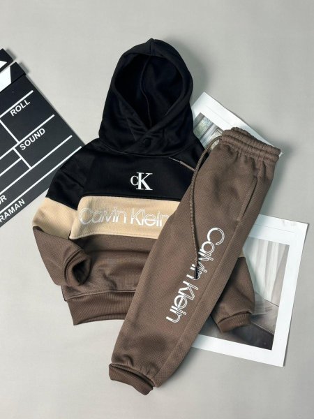 اسود مع بني